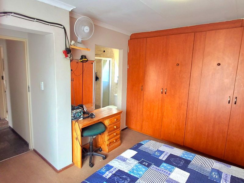 3-Bedroom, 2-Bathroom Townhouse Located in a Popular Security Complex in Vaalpark - Photo 3