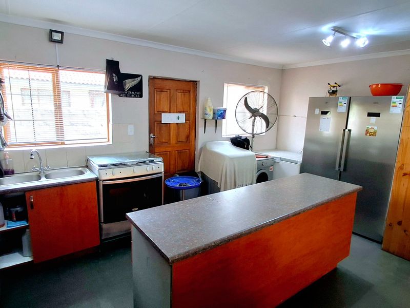 3-Bedroom, 2-Bathroom Townhouse Located in a Popular Security Complex in Vaalpark - Photo 5