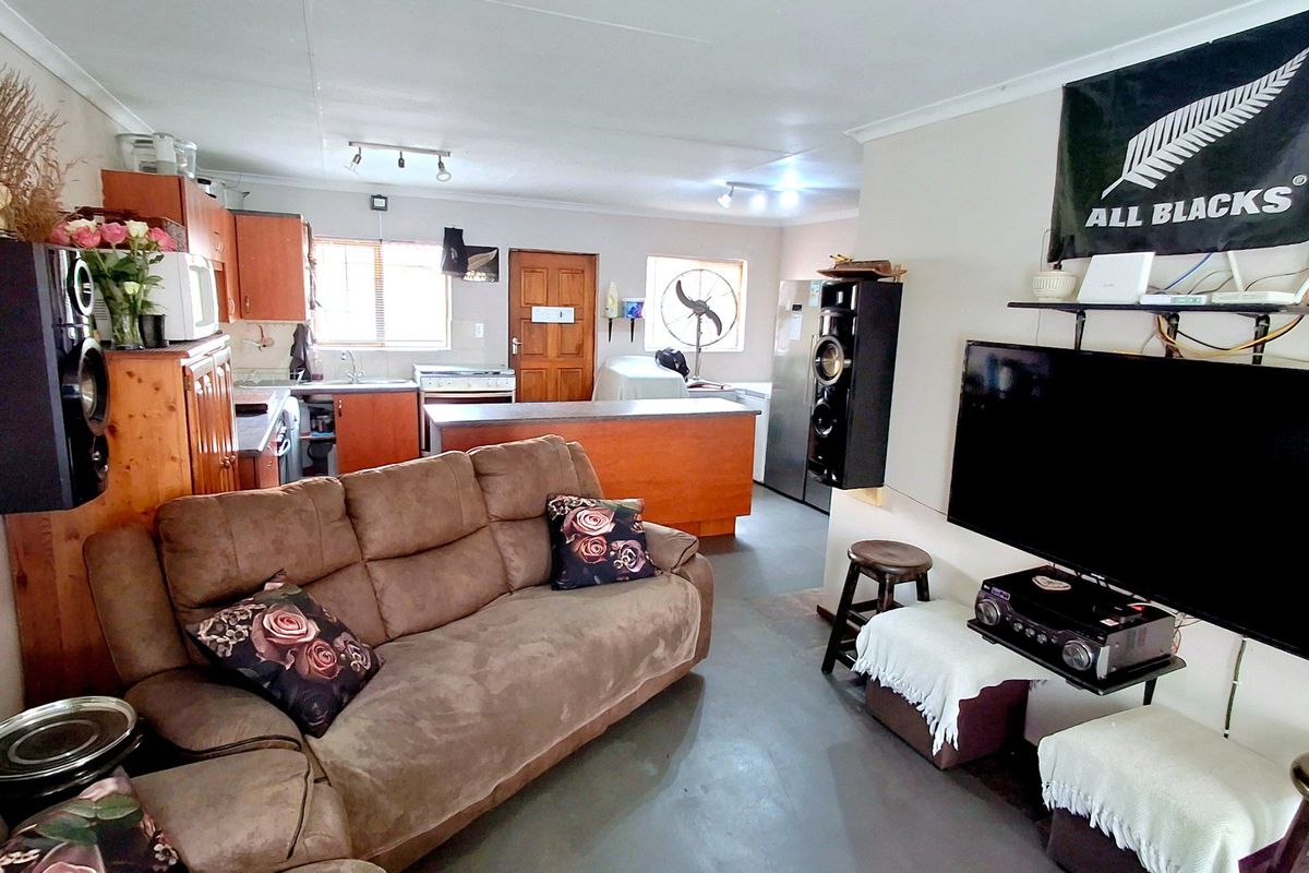 3-Bedroom, 2-Bathroom Townhouse Located in a Popular Security Complex in Vaalpark - Photo 2