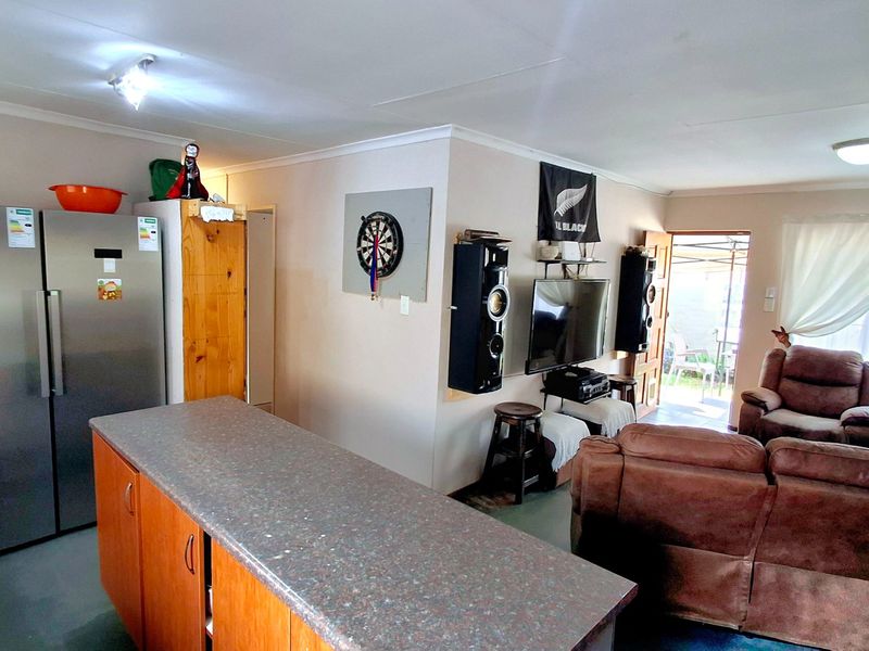 3-Bedroom, 2-Bathroom Townhouse Located in a Popular Security Complex in Vaalpark - Photo 6