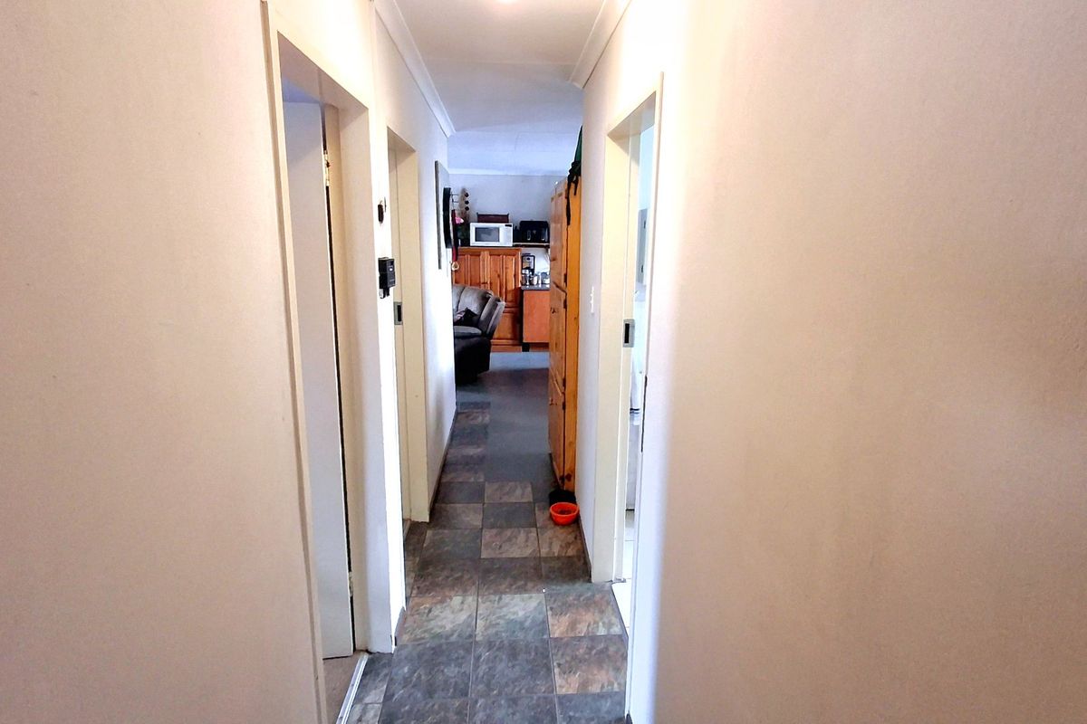 3-Bedroom, 2-Bathroom Townhouse Located in a Popular Security Complex in Vaalpark - Photo 4