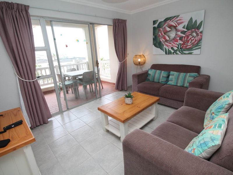 Top-Floor Apartment with Sea Views – Uvongo Main Beach  - Photo 3