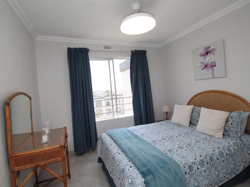 Top-Floor Apartment with Sea Views – Uvongo Main Beach  - Photo 10