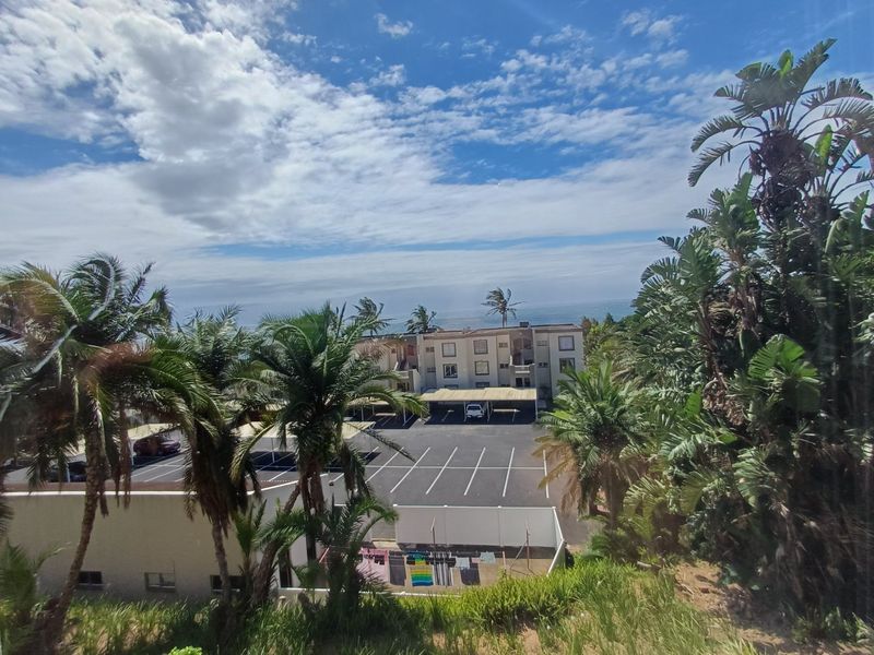 2 Bed 2 Bath unit with direct access to Uvongo Beach! - Photo 3