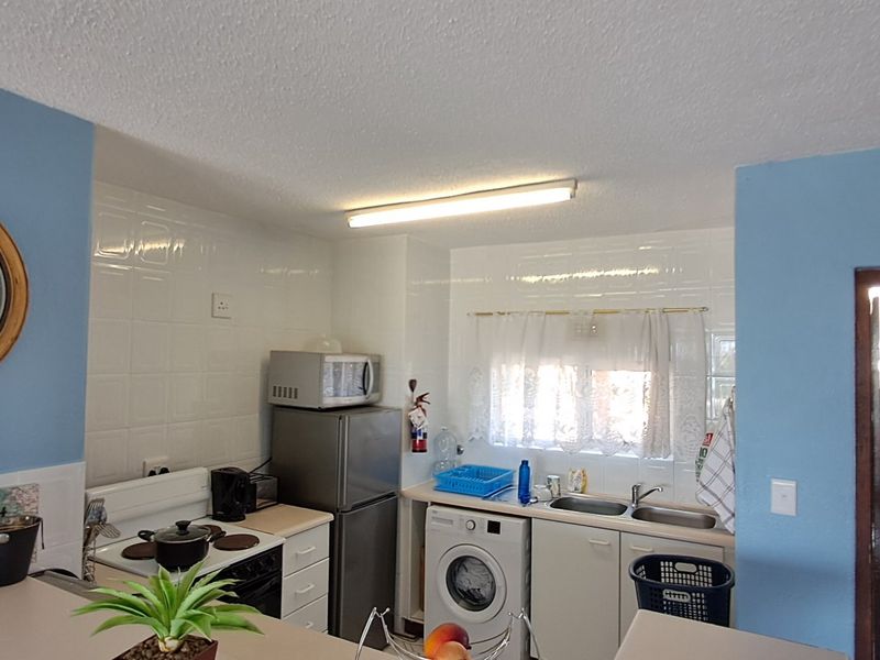 2 Bed 2 Bath unit with direct access to Uvongo Beach! - Photo 9