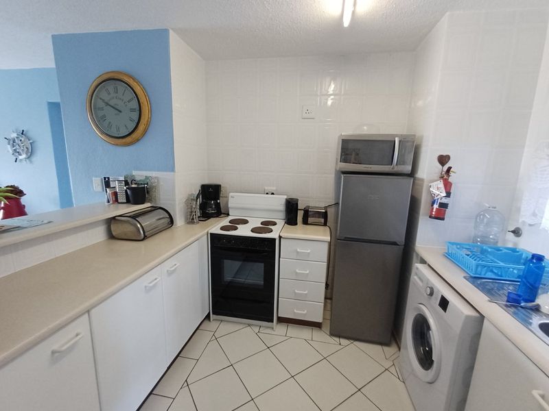 2 Bed 2 Bath unit with direct access to Uvongo Beach! - Photo 8