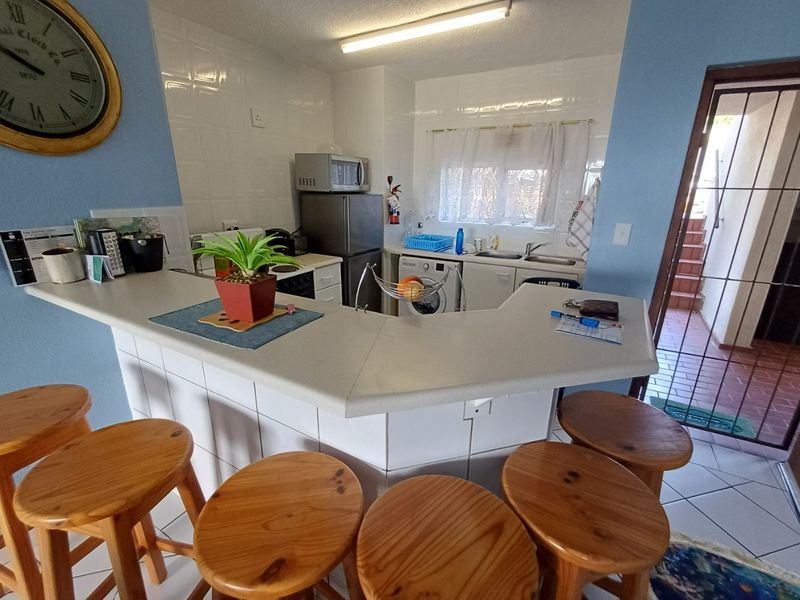 2 Bed 2 Bath unit with direct access to Uvongo Beach! - Photo 6