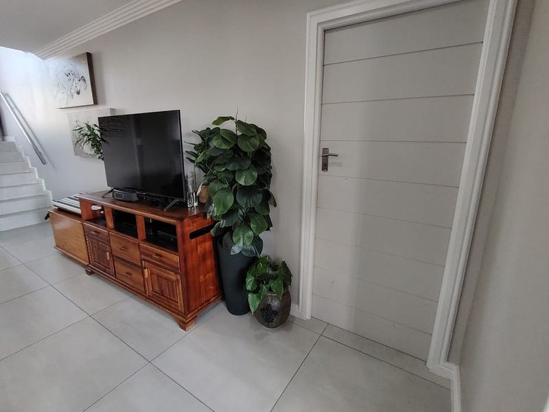 HOLIDAY LIVING EVERY DAY - YOUR HARTENBOS RIVERSIDE ESCAPE ! - Photo 10