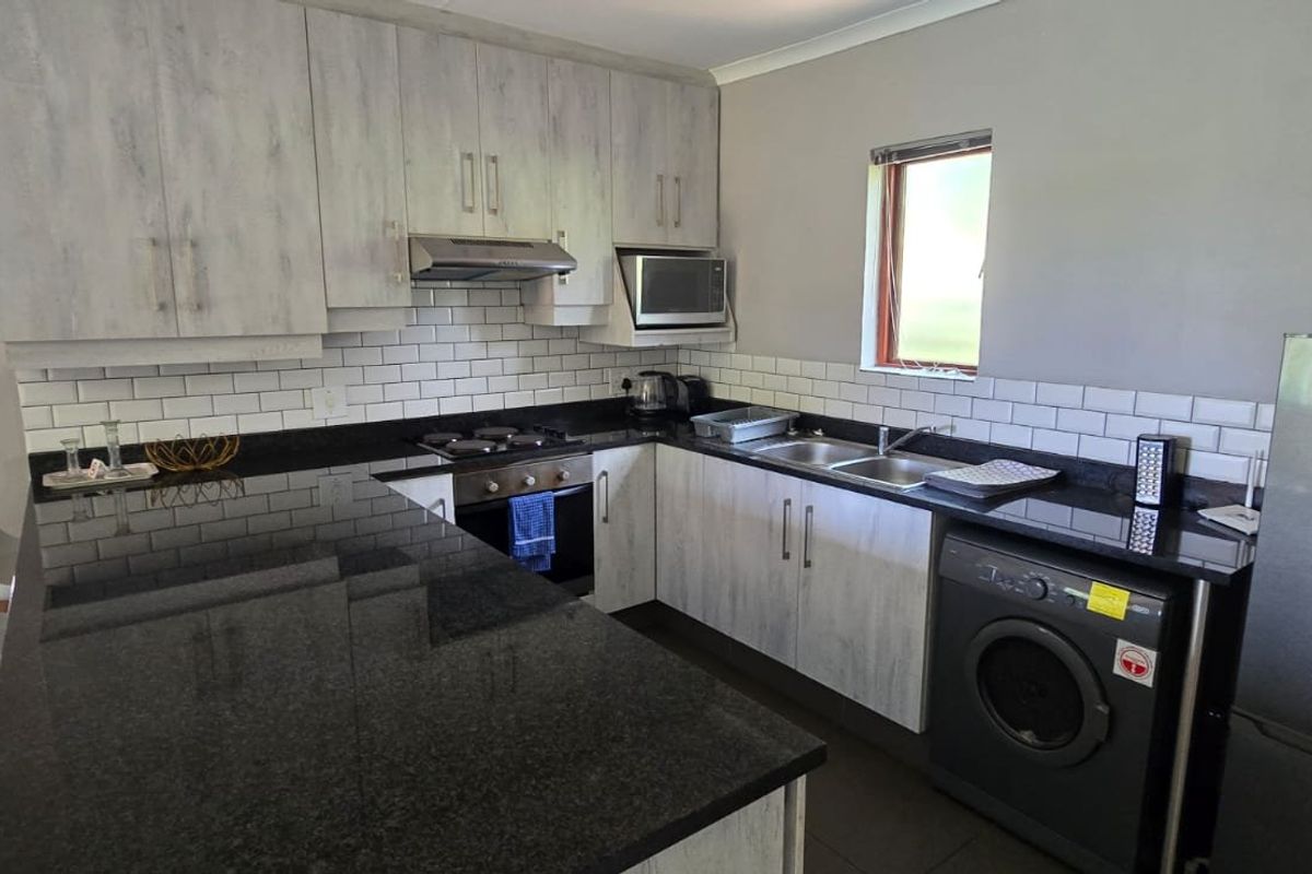 Newly Renovated Unit, Lock up And Go - Photo 4