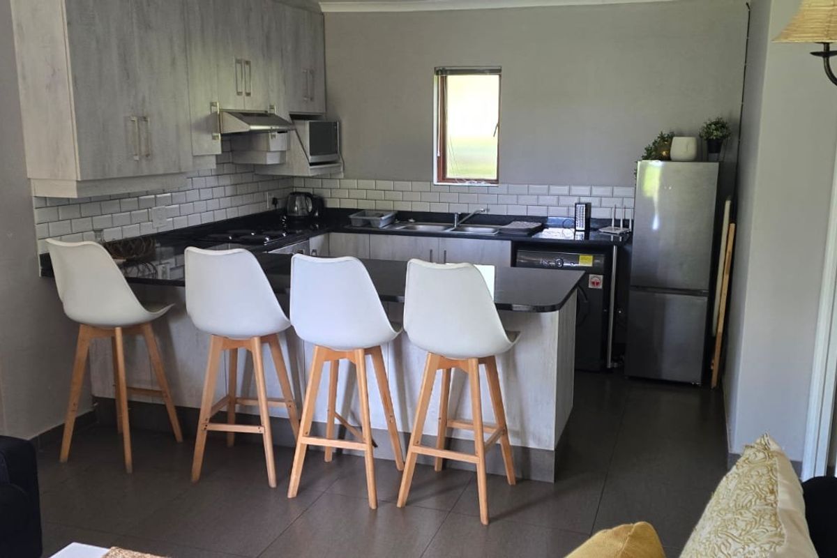 Newly Renovated Unit, Lock up And Go - Photo 2