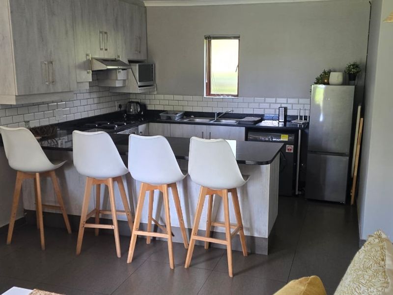 Newly Renovated Unit, Lock up And Go - Photo 2