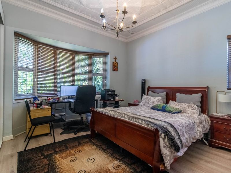 3 Bedroom House For Sale in Kensington - Photo 6