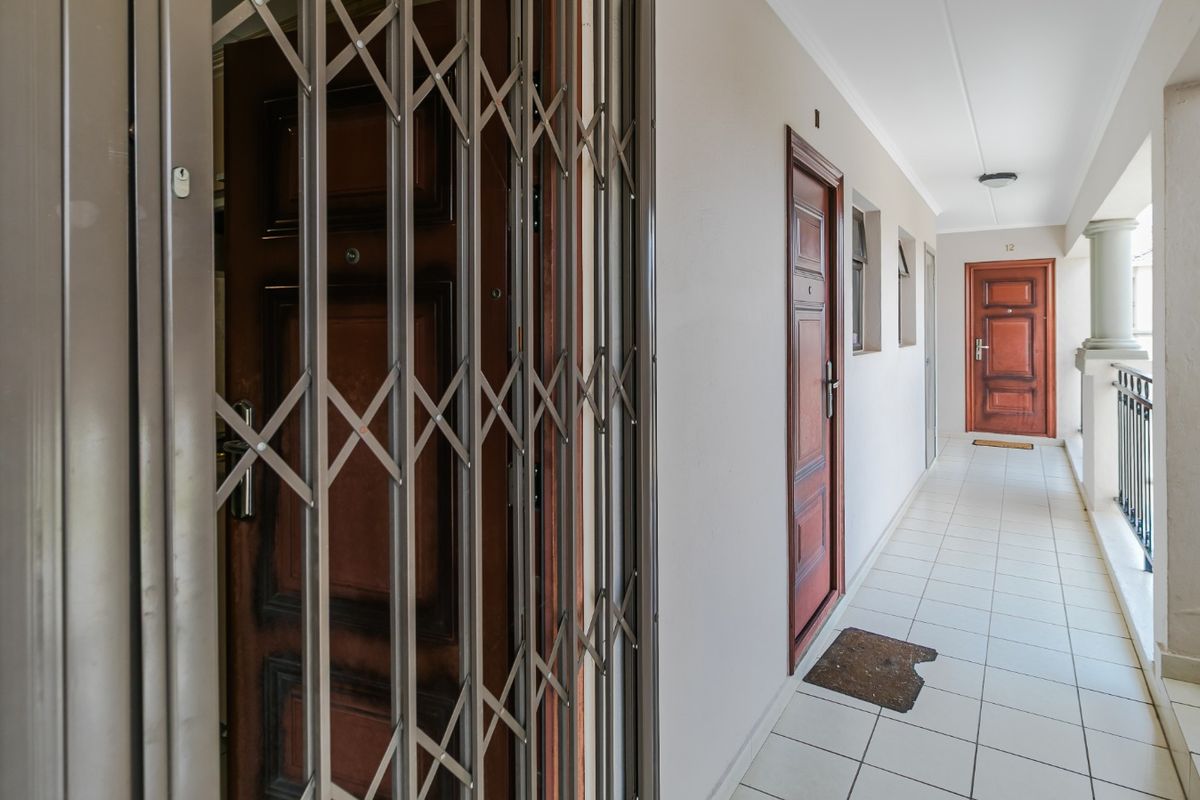 Modern Ground Floor 1 Bedroom Apartment with full bathrooms setup. - Photo 5