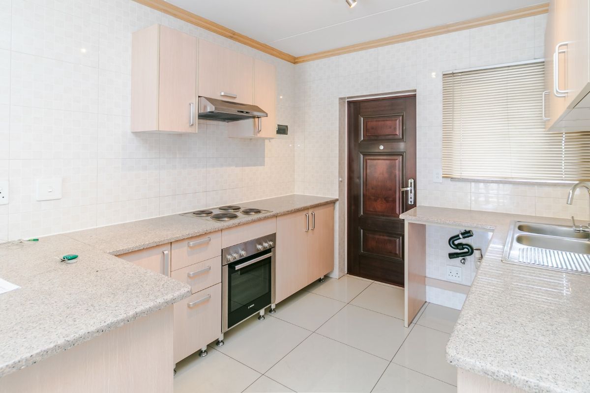 Modern Ground Floor 1 Bedroom Apartment with full bathrooms setup. - Photo 2