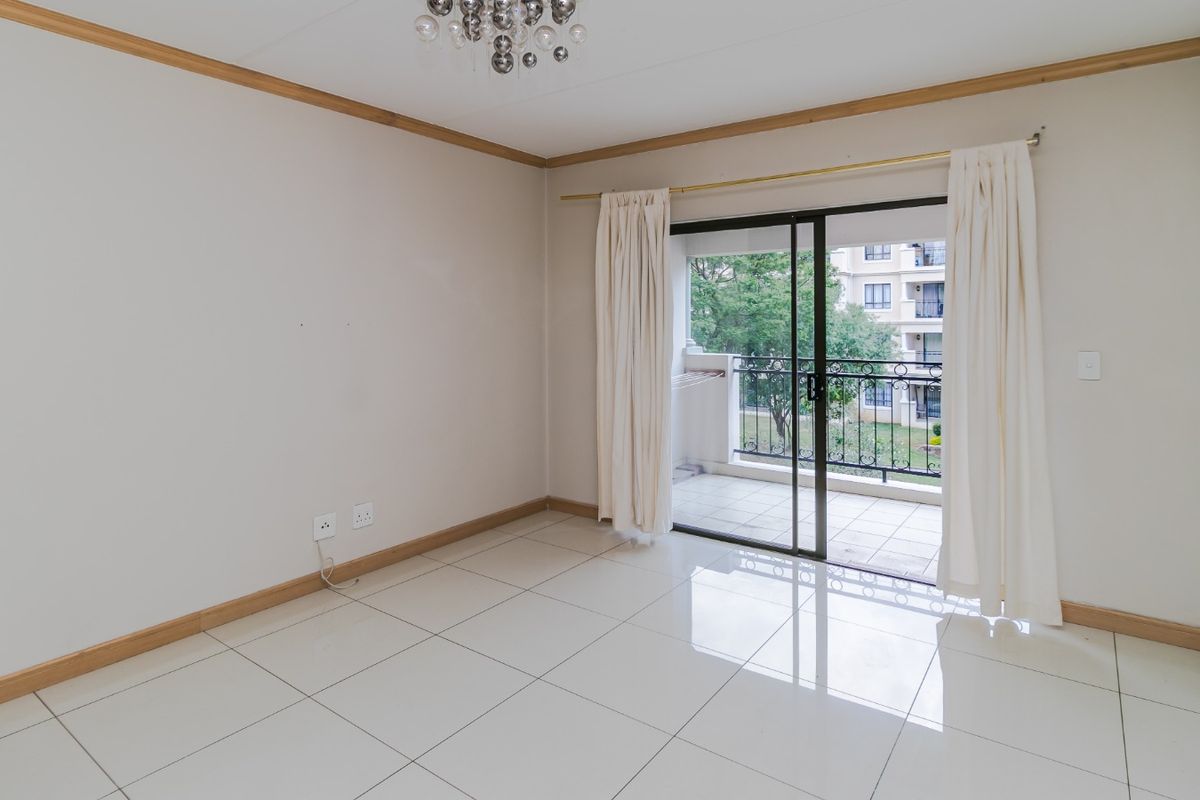 Modern Ground Floor 1 Bedroom Apartment with full bathrooms setup. - Photo 4