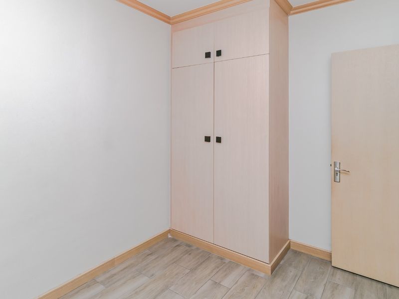 Modern Ground Floor 1 Bedroom Apartment with full bathrooms setup. - Photo 7