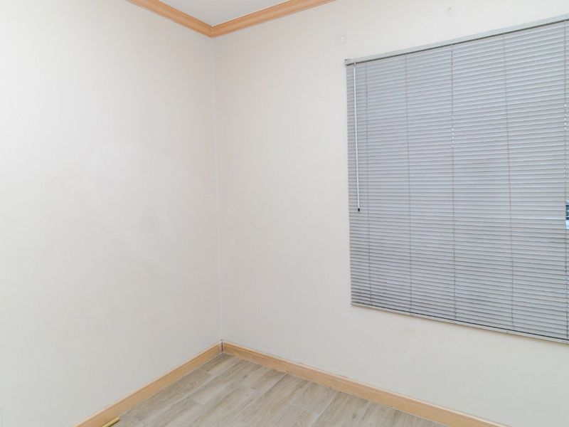 Modern Ground Floor 1 Bedroom Apartment with full bathrooms setup. - Photo 6