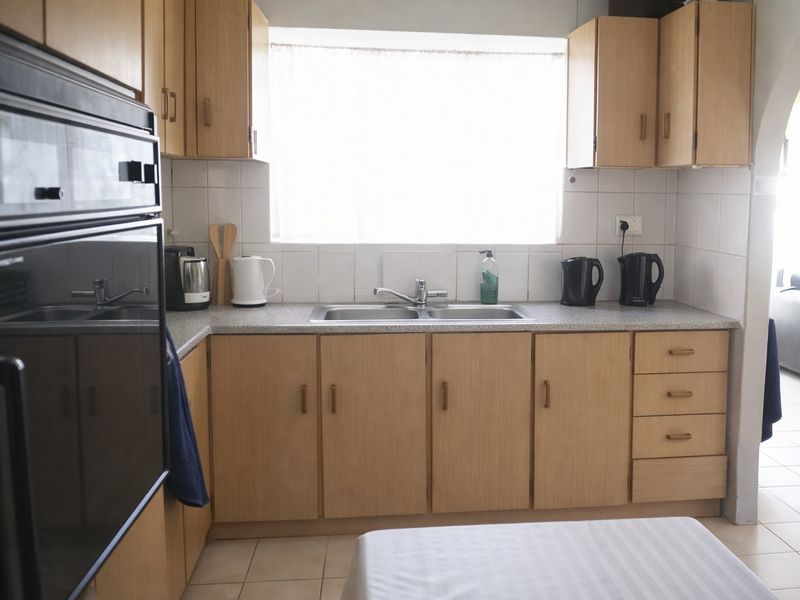 Family home with two bedroom flat  - Photo 6