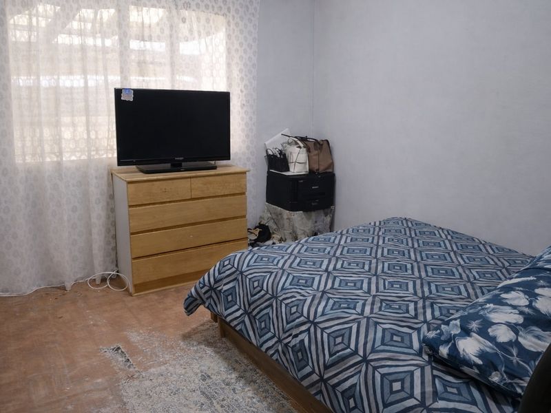 Family home with two bedroom flat  - Photo 10