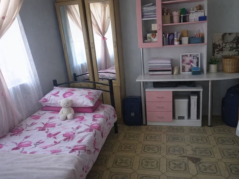 Family home with two bedroom flat  - Photo 8