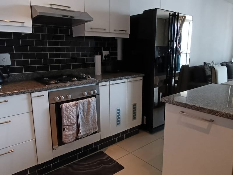 To let in CentralUmhlanga, Furnished turnkey, 3 Bedroom apartment. - Photo 9