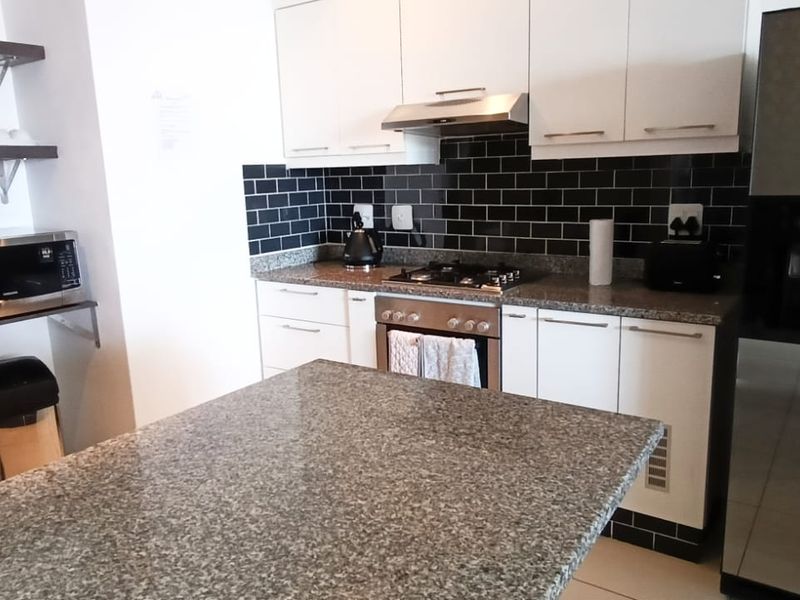 To let in CentralUmhlanga, Furnished turnkey, 3 Bedroom apartment. - Photo 7