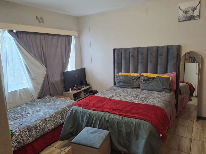 LARGEST Unit available in Top Class Arcadia - Photo 4