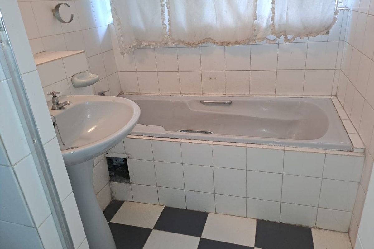 LARGEST Unit available in Top Class Arcadia - Photo 5