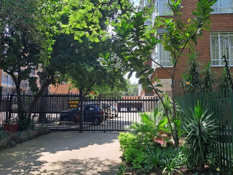 LARGEST Unit available in Top Class Arcadia - Photo 10