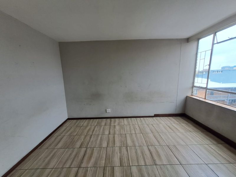 LARGEST Unit available in Top Class Arcadia - Photo 9