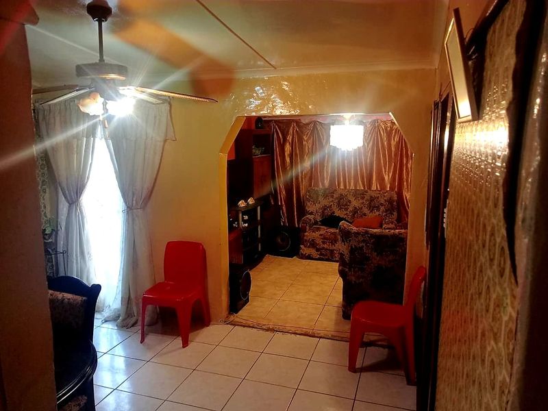 2 Bedroom House for Sale in Mdantsane - Photo 5