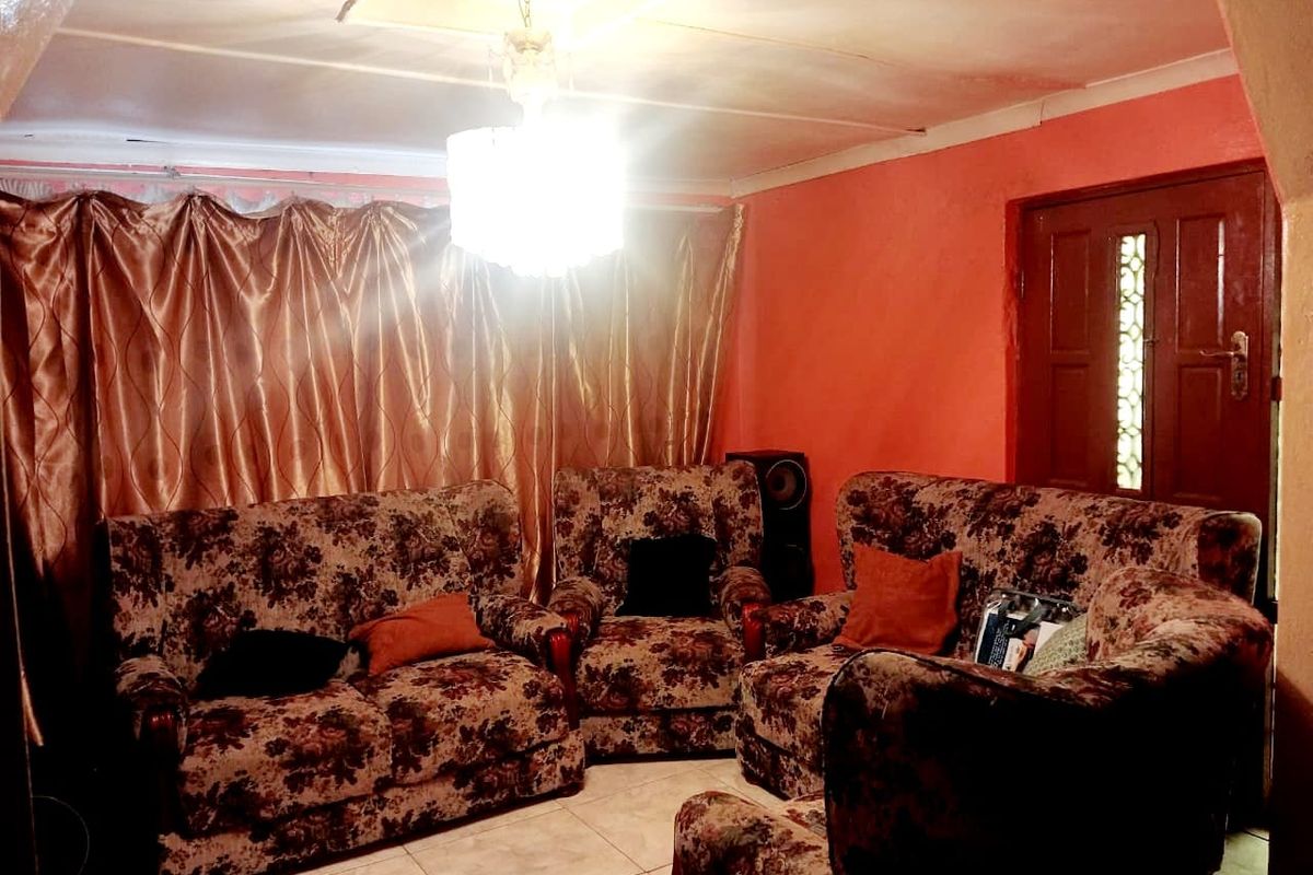 2 Bedroom House for Sale in Mdantsane - Photo 4