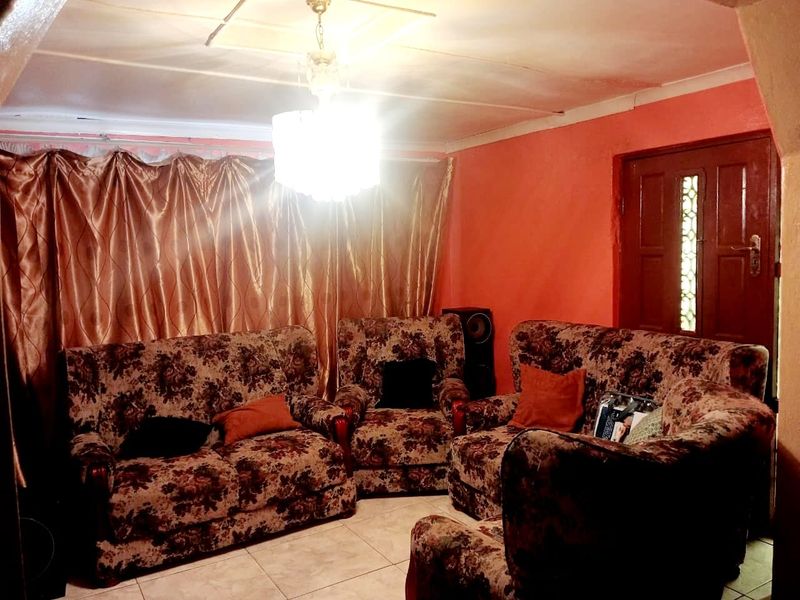 2 Bedroom House for Sale in Mdantsane - Photo 4