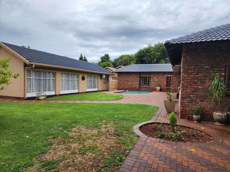 DUEL LIVING IN FLAMWOOD - Photo 5