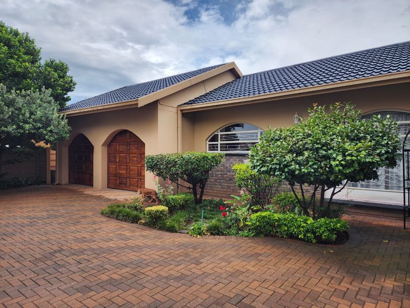 DUEL LIVING IN FLAMWOOD - Photo 9