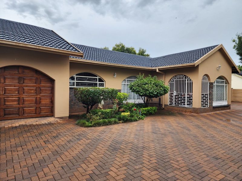 DUEL LIVING IN FLAMWOOD - Photo 10