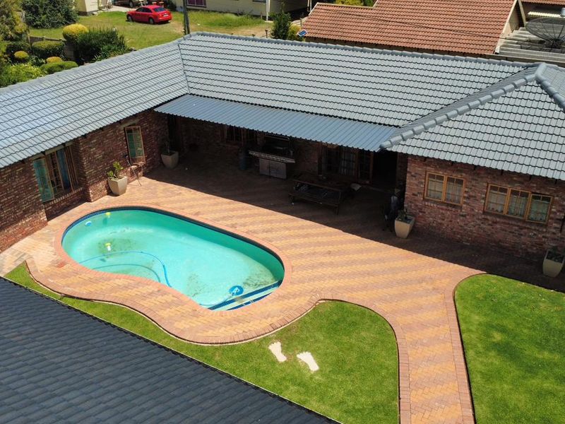 DUEL LIVING IN FLAMWOOD - Photo 2