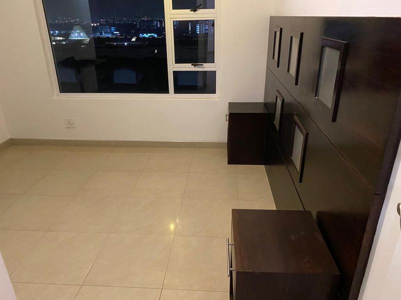 Secure, luxury 4 bedroom apartment in Umhlanga Ridge. - Photo 7