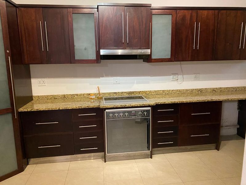 Secure, luxury 4 bedroom apartment in Umhlanga Ridge. - Photo 6