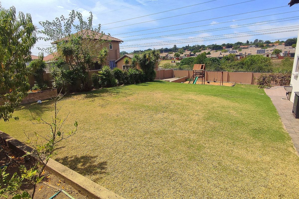 Family-Friendly 4-Bedroom Home in Secure Lifestyle Estate - Photo 3