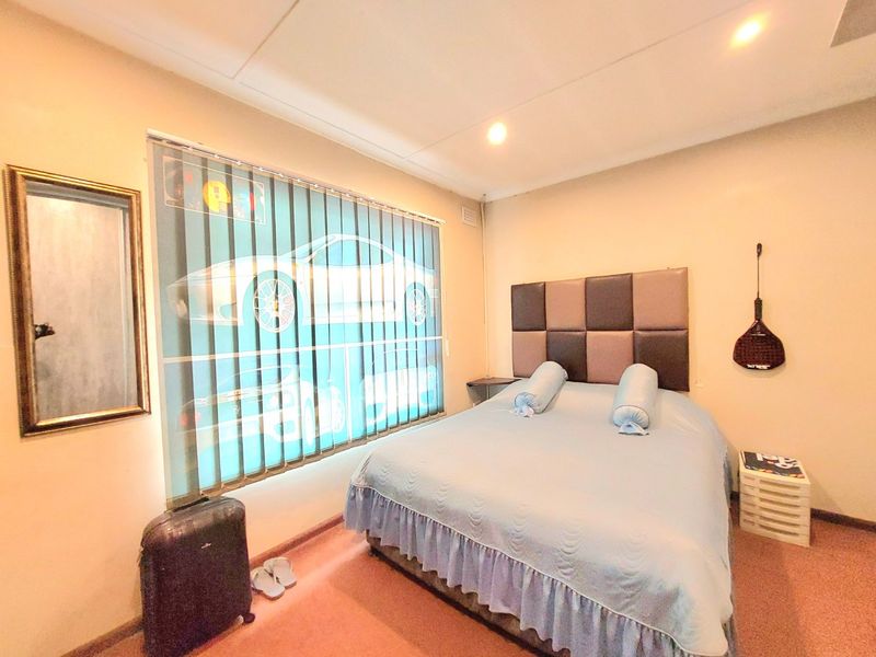 Classy, Convenient and Practical Home in Parkside - Photo 10