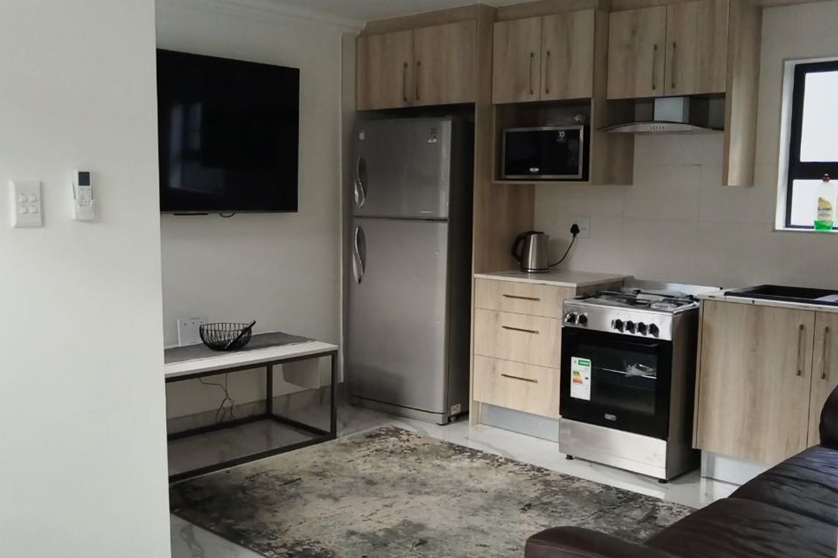 Modern and Private apartment! Available Now! - Photo 2