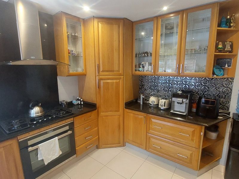 Beautiful spacious Duplex for sale in Westville - Photo 2