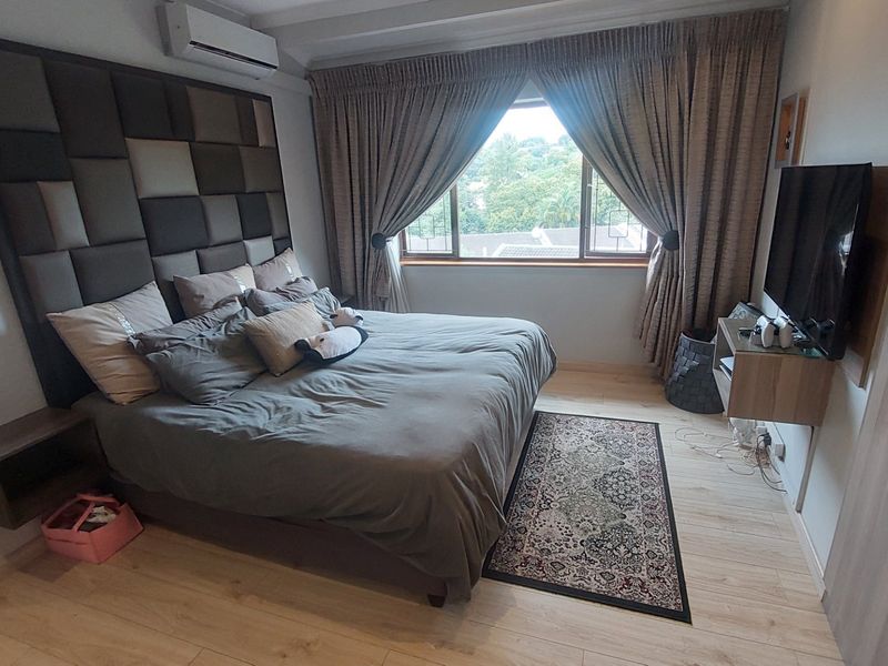 Beautiful spacious Duplex for sale in Westville - Photo 9