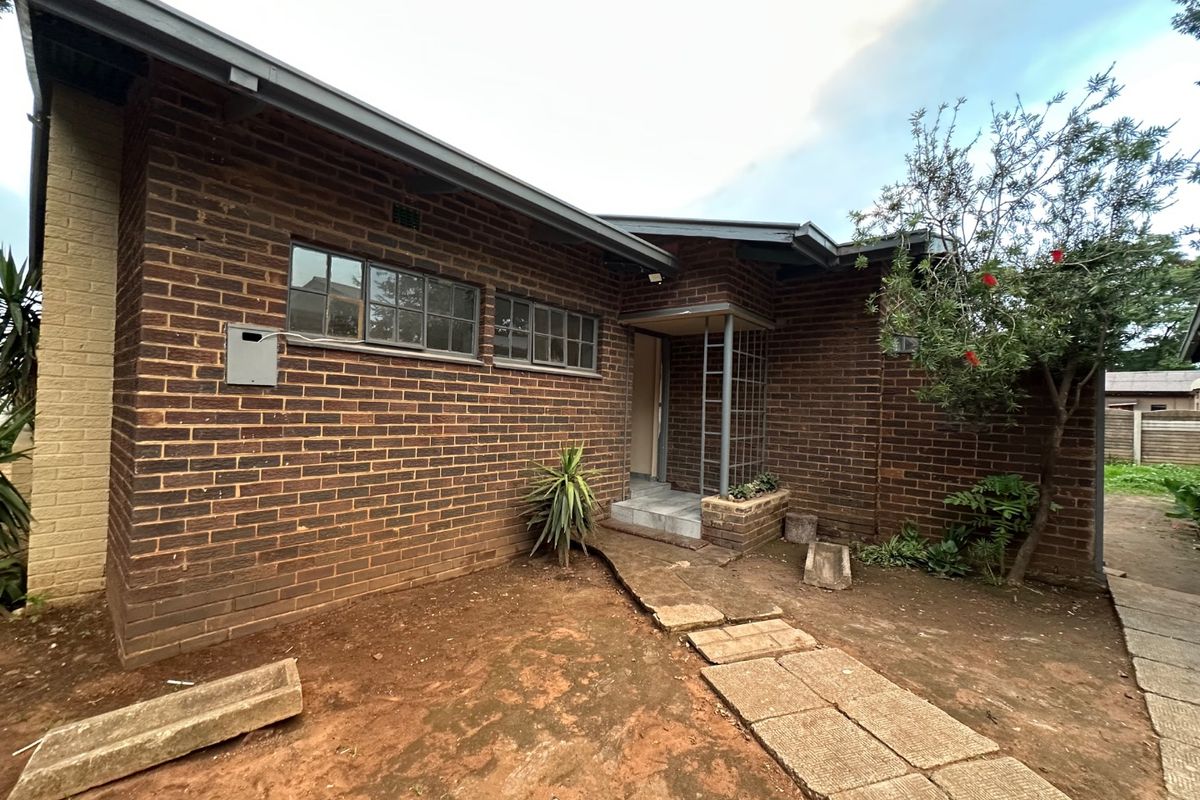 NEWLY RENOVATED HOUSE IN VANDERBIJLPARK CW5 - Photo 5