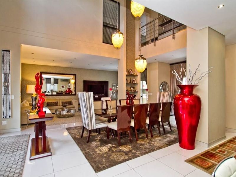 Charming and Secure Home in Prestigious Wrenrose Estate - Photo 7