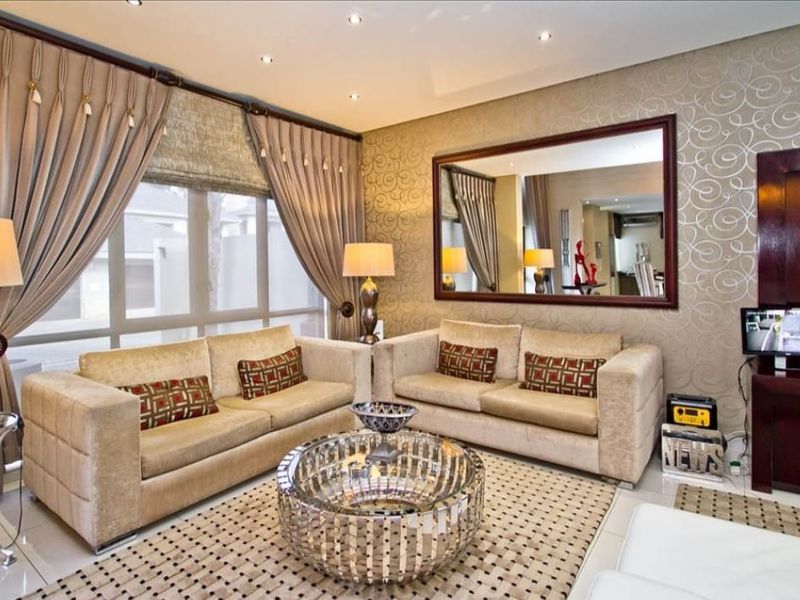 Charming and Secure Home in Prestigious Wrenrose Estate - Photo 2