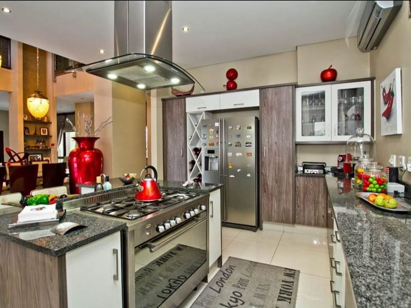 Charming and Secure Home in Prestigious Wrenrose Estate - Photo 8