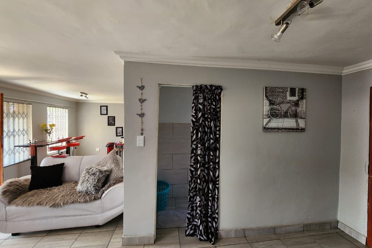 Beautiful Property For Sale In Daggafontein - Photo 5