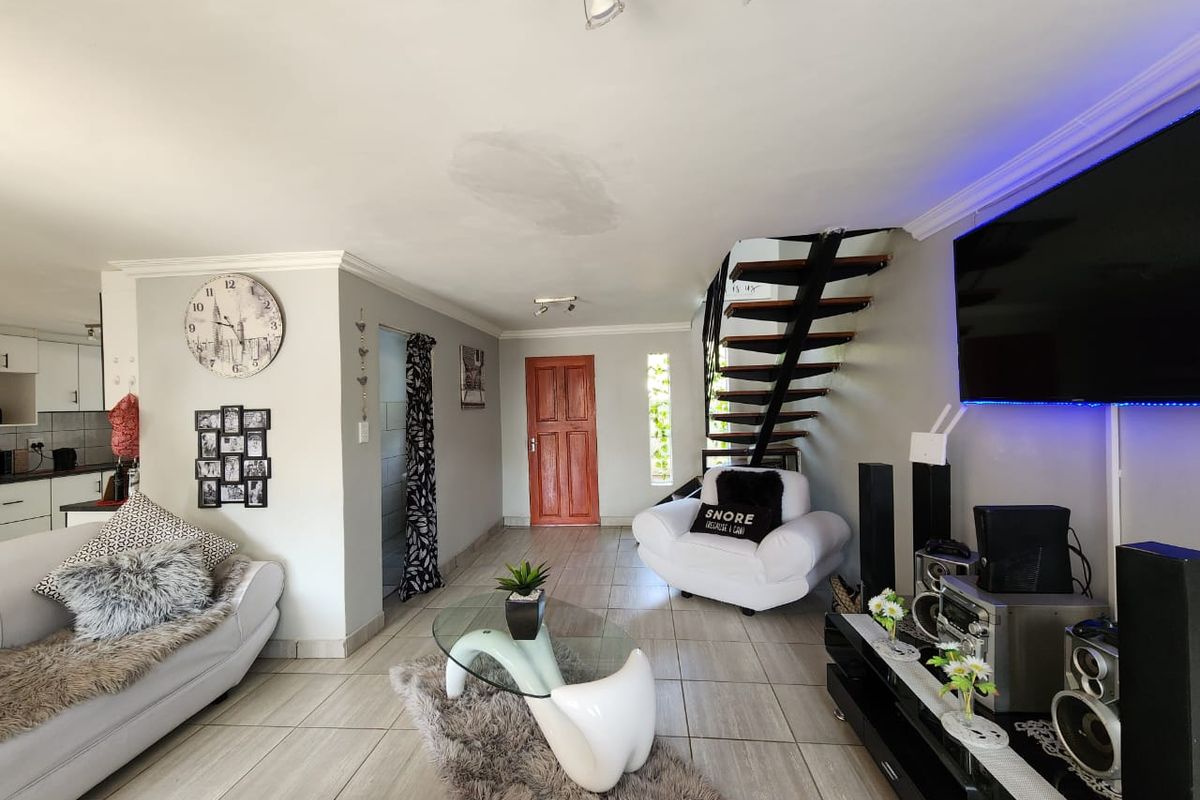 Beautiful Property For Sale In Daggafontein - Photo 4